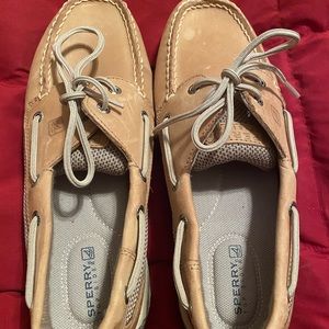 NWOT Women’s Sperry “Top Siders” size 9M color taupe